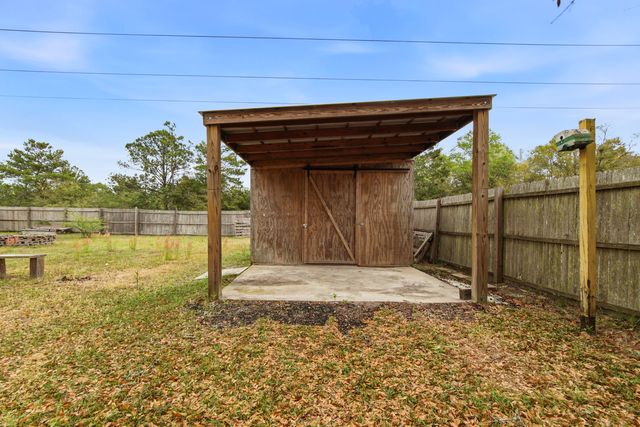 166 Blue Ridge Boulevard, Defuniak Springs, FL 32433