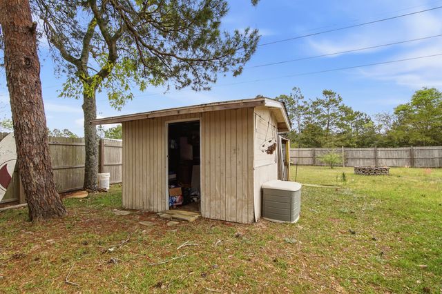 166 Blue Ridge Boulevard, Defuniak Springs, FL 32433