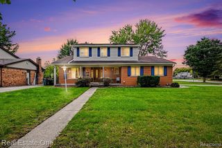 2320 Greensboro Drive, Troy, MI 48085