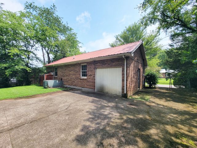 314 Kevin Dr, Dickson, TN 37055