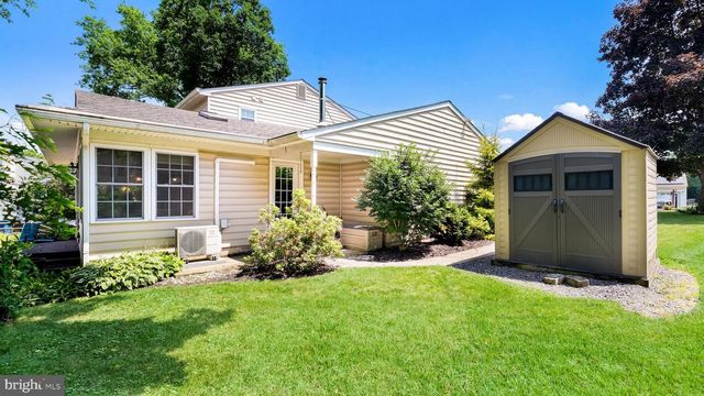 114 CHESTNUT DR, Quakertown, PA 18951
