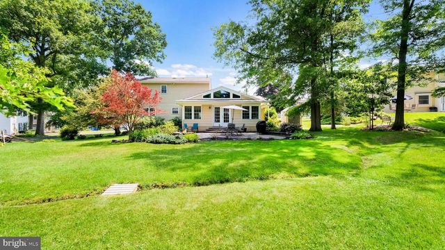114 CHESTNUT DR, Quakertown, PA 18951