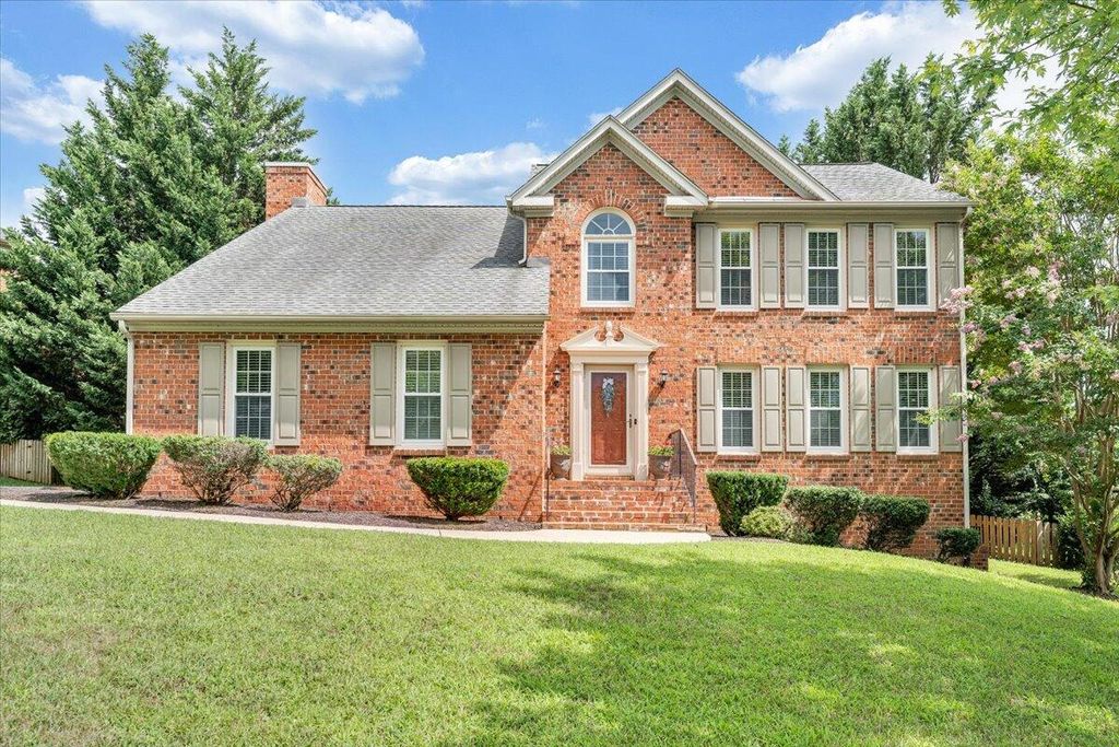 1809 Ashbury DR, Roanoke, VA 24012