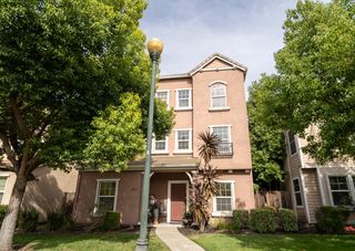10664 Siskiyou Ln, Stockton, CA 95209