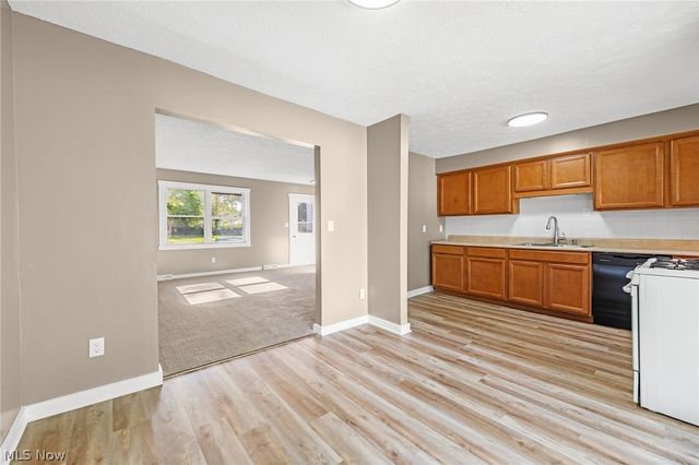 8995 Spring Drive, Windham, OH 44288