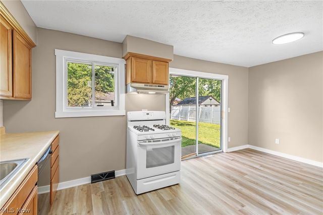 8995 Spring Drive, Windham, OH 44288