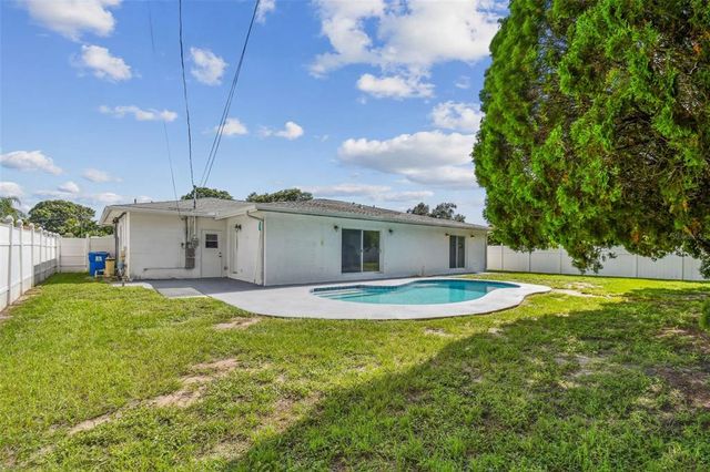 3900 23RD AVENUE N, St Petersburg, FL 33713