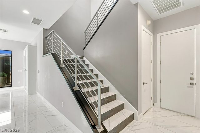 38 Grey Feather Drive, Las Vegas, NV 89135