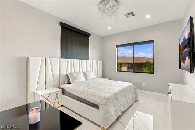 38 Grey Feather Drive, Las Vegas, NV 89135