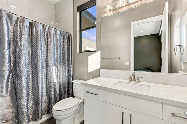 38 Grey Feather Drive, Las Vegas, NV 89135