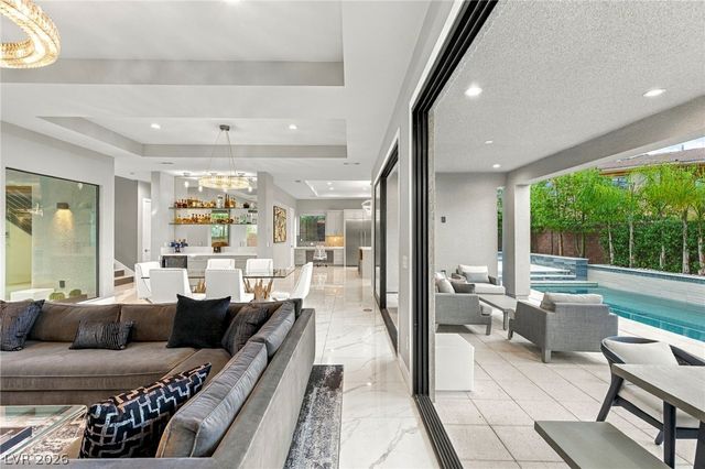 38 Grey Feather Drive, Las Vegas, NV 89135