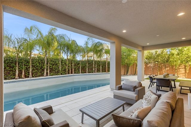 38 Grey Feather Drive, Las Vegas, NV 89135