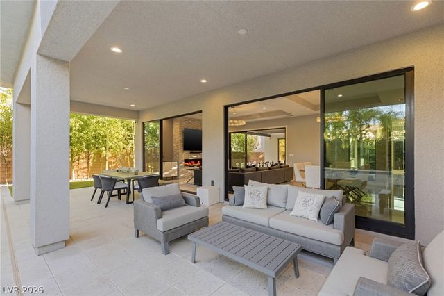 38 Grey Feather Drive, Las Vegas, NV 89135