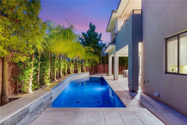 38 Grey Feather Drive, Las Vegas, NV 89135