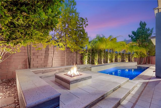 38 Grey Feather Drive, Las Vegas, NV 89135