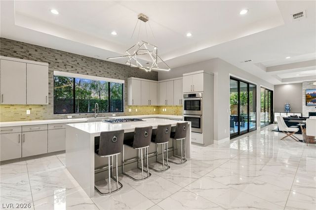 38 Grey Feather Drive, Las Vegas, NV 89135