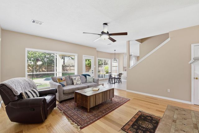 1018 S Wellsford Drive, Pearland, TX 77584