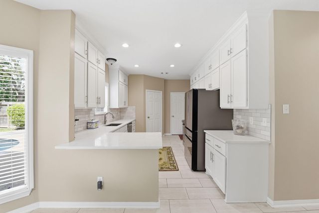 1018 S Wellsford Drive, Pearland, TX 77584