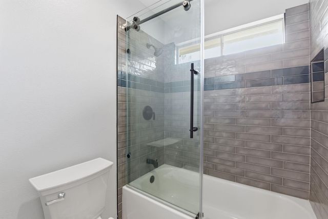 1018 S Wellsford Drive, Pearland, TX 77584