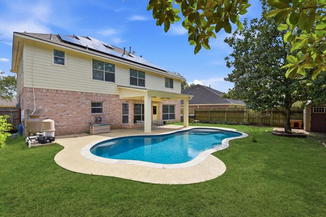 1018 S Wellsford Drive, Pearland, TX 77584