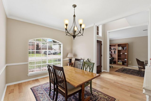 1018 S Wellsford Drive, Pearland, TX 77584