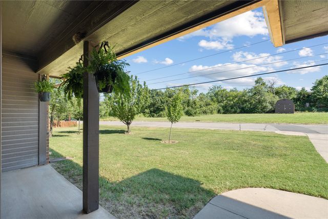 305 E 8th Street, Weatherford, TX 76086