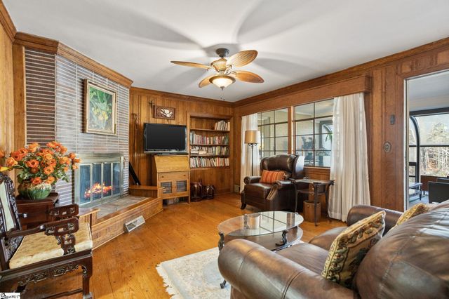 22 Hillandale Circle, Greenville, SC 29609