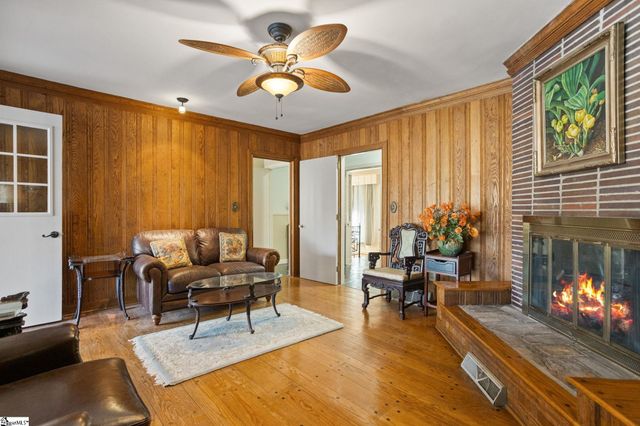 22 Hillandale Circle, Greenville, SC 29609