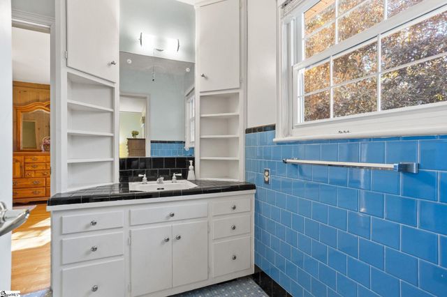 22 Hillandale Circle, Greenville, SC 29609