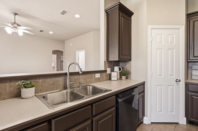 2717 Aston Meadows Drive, Haslet, TX 76052