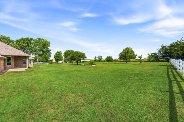 2717 Aston Meadows Drive, Haslet, TX 76052
