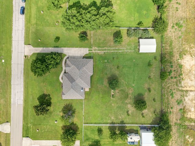 2717 Aston Meadows Drive, Haslet, TX 76052