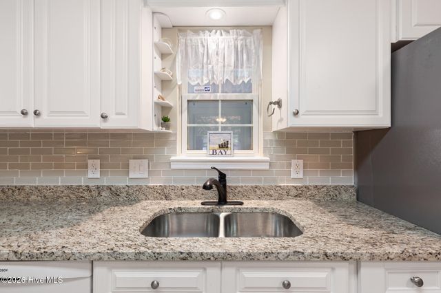 105 NE 15th Street, Oak Island, NC 28465