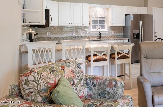 105 NE 15th Street, Oak Island, NC 28465