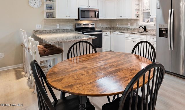 105 NE 15th Street, Oak Island, NC 28465