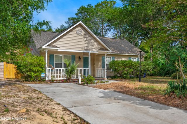 105 NE 15th Street, Oak Island, NC 28465