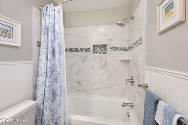105 NE 15th Street, Oak Island, NC 28465