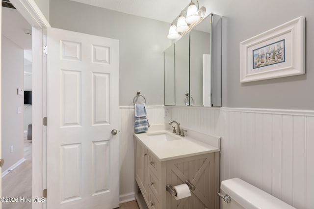 105 NE 15th Street, Oak Island, NC 28465