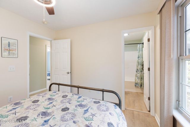 105 NE 15th Street, Oak Island, NC 28465