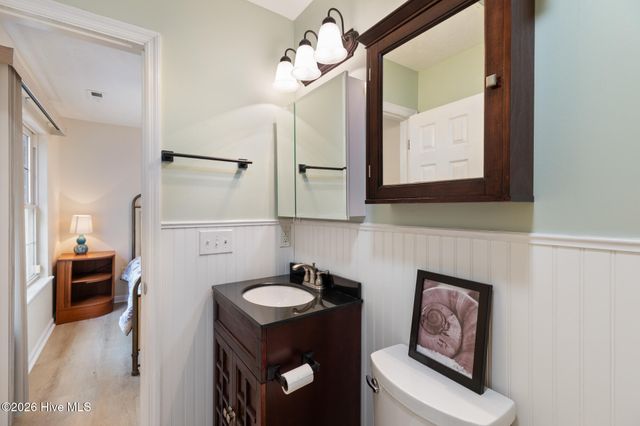 105 NE 15th Street, Oak Island, NC 28465