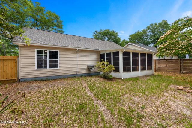 105 NE 15th Street, Oak Island, NC 28465