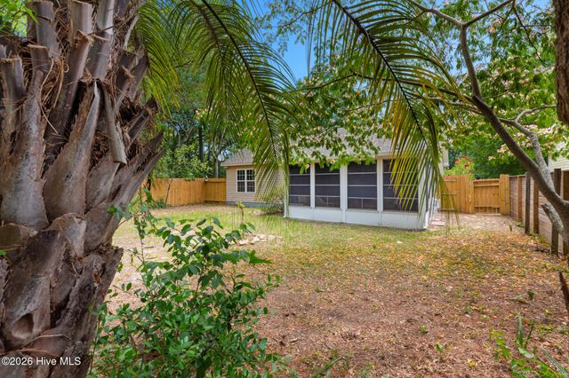 105 NE 15th Street, Oak Island, NC 28465