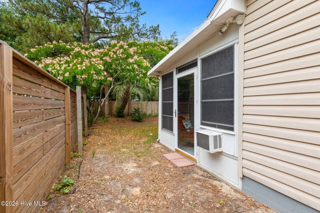 105 NE 15th Street, Oak Island, NC 28465