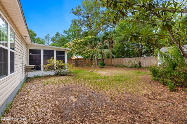 105 NE 15th Street, Oak Island, NC 28465