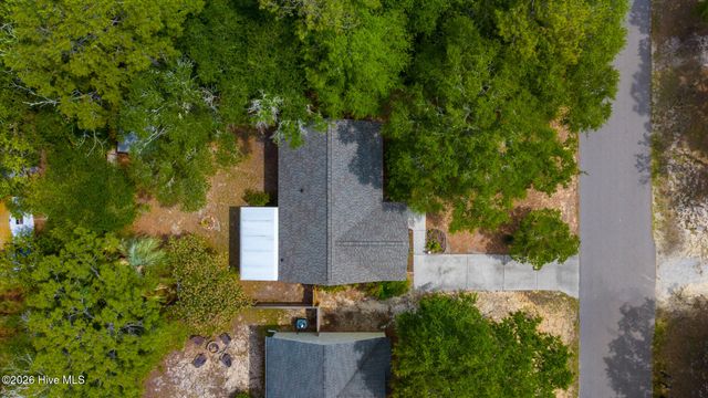 105 NE 15th Street, Oak Island, NC 28465