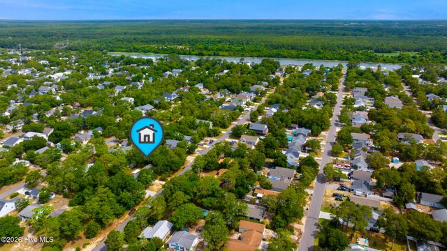 105 NE 15th Street, Oak Island, NC 28465