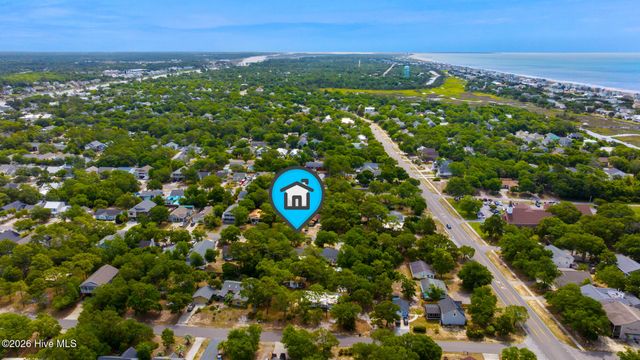 105 NE 15th Street, Oak Island, NC 28465