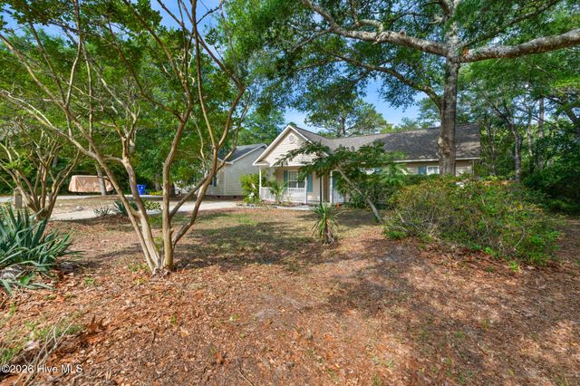 105 NE 15th Street, Oak Island, NC 28465