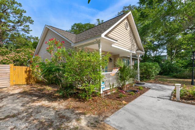 105 NE 15th Street, Oak Island, NC 28465