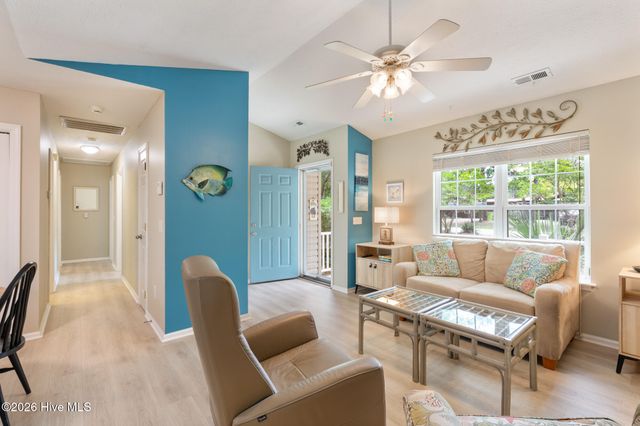 105 NE 15th Street, Oak Island, NC 28465